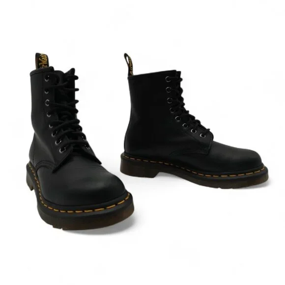 Dr. Martens Women's Size 6 Black 1460 Smooth Leather 8 Eye Lace Up Ankle Boots